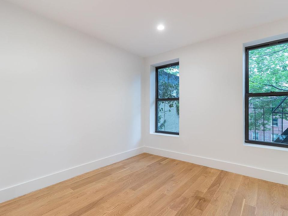 2nd image of 738 E 6th St APT 3D
