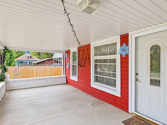4th image of 207 Cherry St