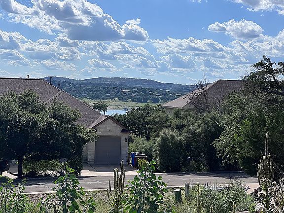 5th image of 613 Deckhouse Dr