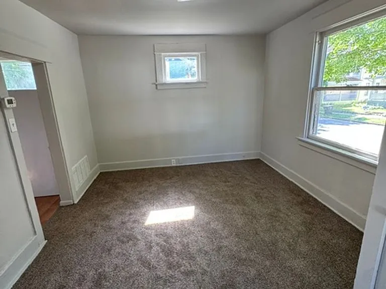 1360 Huestis Ave — Photo 3