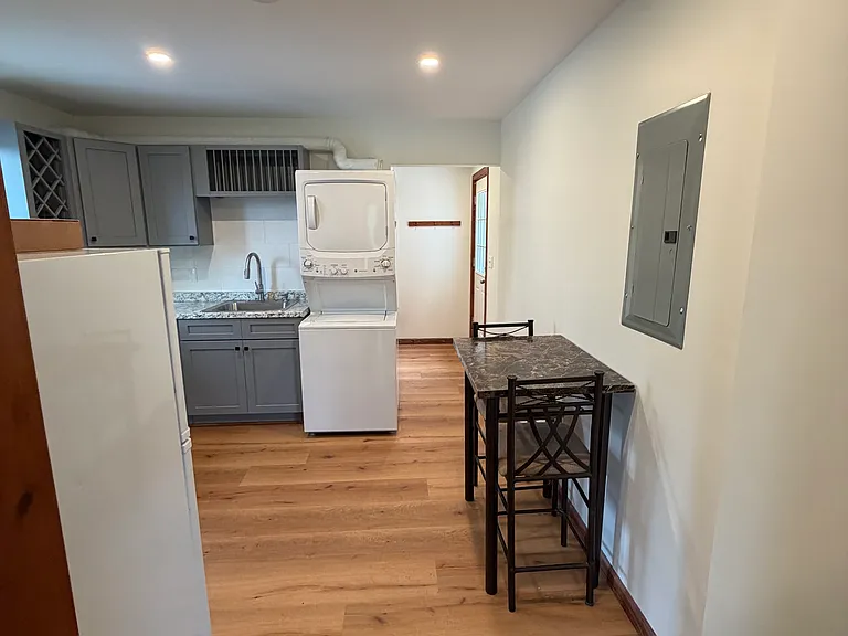 4 Cross St #2 — Photo 3