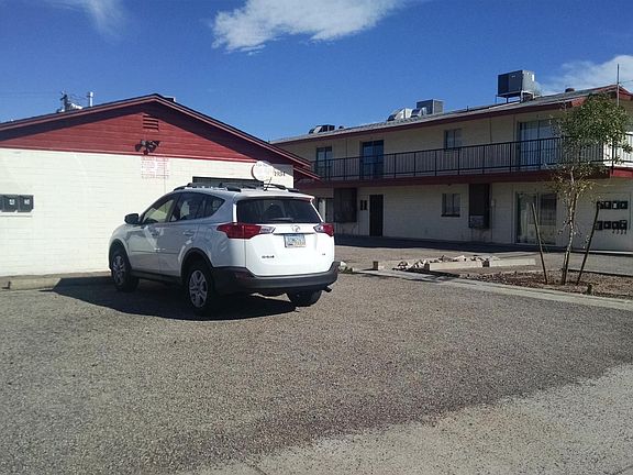 2nd image of 1938 E Adams St #995k1443u