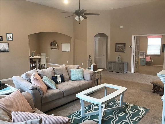 2nd image of 450 Lipizzan Ln