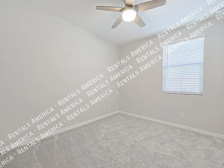 10218 W Piccadilly Rd — Photo 19