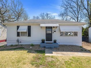 10650 Saint Henry Ln, Saint Ann, MO 63074