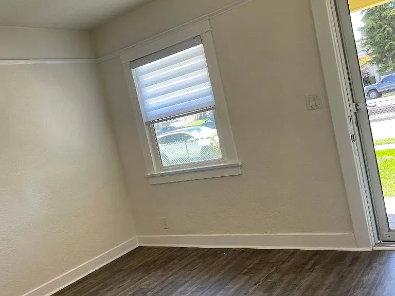 828 Sartori Ave — Photo 3
