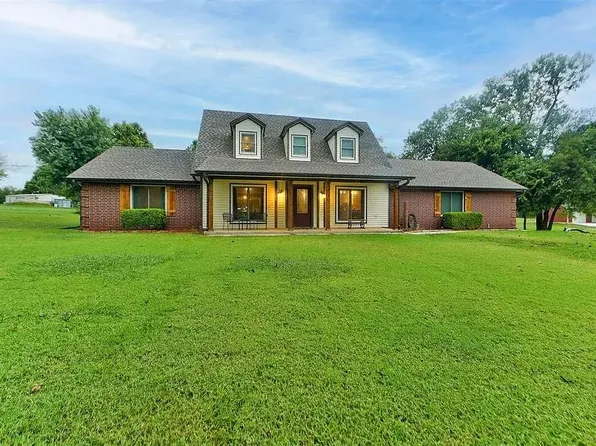 319 E Cedar Dr, Tuttle, OK 73089