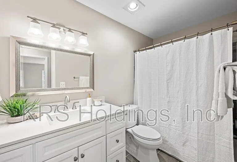 2050 N Calvert St #410 — Photo 19