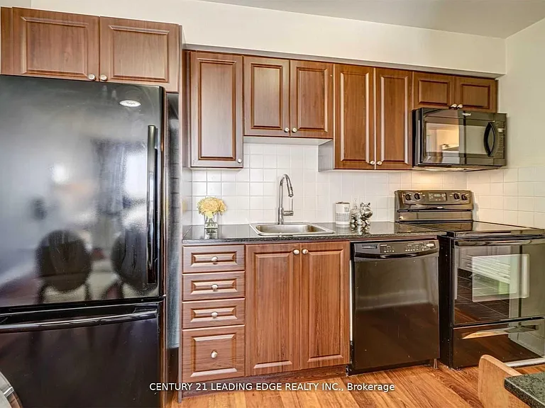 135 Village Green Sq #2415 — Photo 23