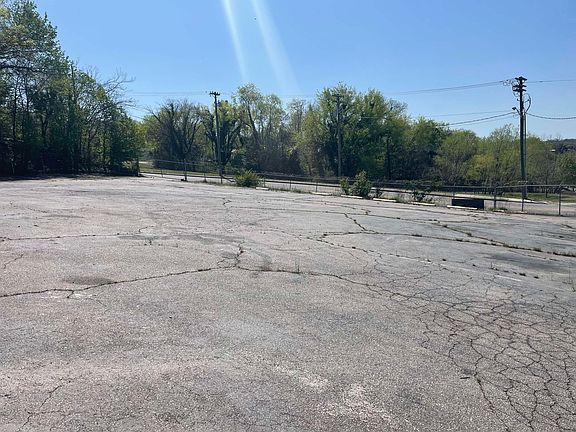 3rd image of 408 N Main St