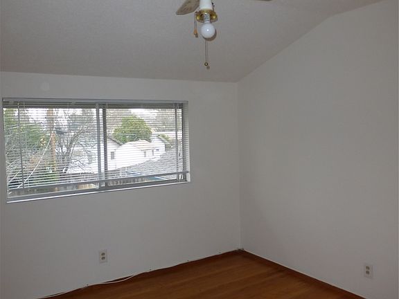 4th image of 502 Cottonwood Ct
