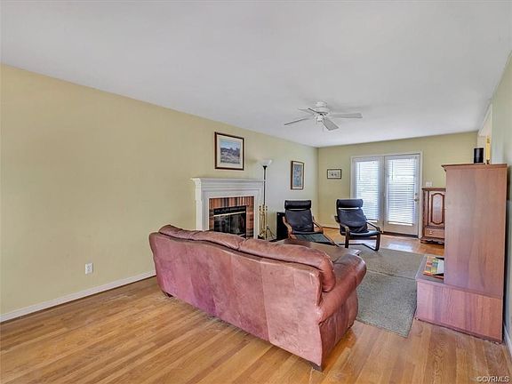 4th image of 9516 Southmill Dr