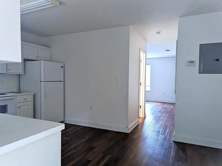 168 N Windridge Ln #B — Photo 3