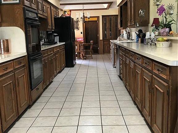 4th image of 4935 Ellensburg Dr