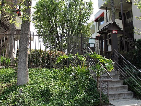2nd image of 5660 Yolanda Ave APT 7