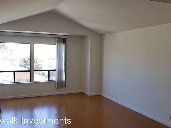 3rd image of 810B S Maple Ave