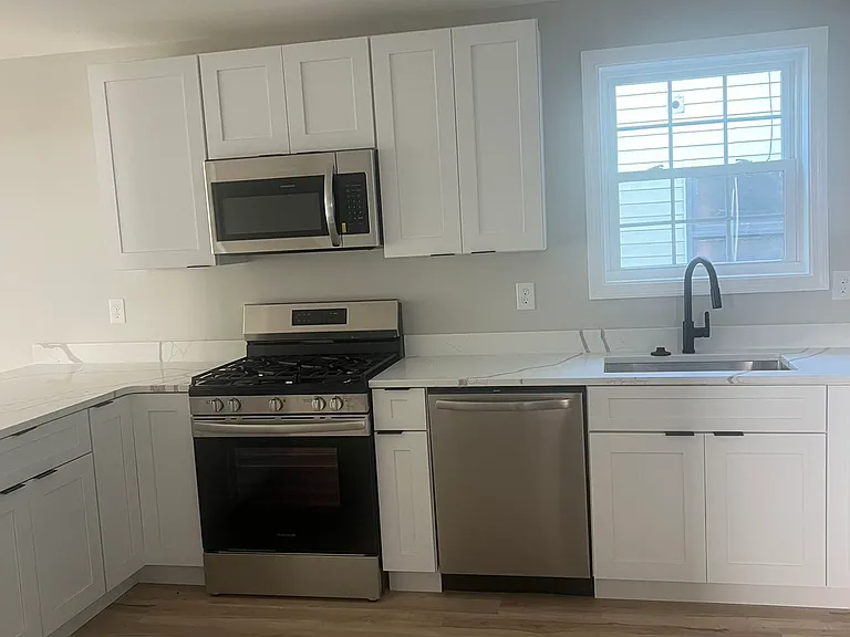 83 Ocean St — Photo 4