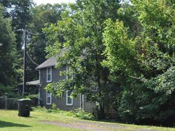 4th image of 530 Boone Rd