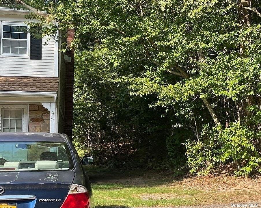 32 Thornton Cmns 0, Yaphank, NY 11980 MLS 3427774 Zillow