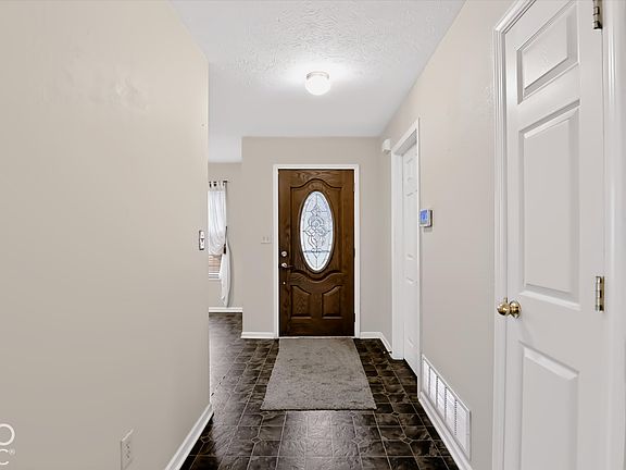 5th image of 130 Rambling Rd