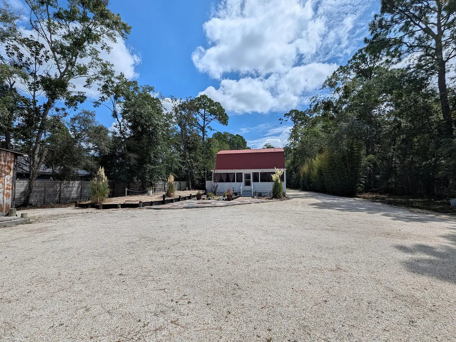 1 bed, 1.5 bath, 864 sqft, $1,600 — Photo 2