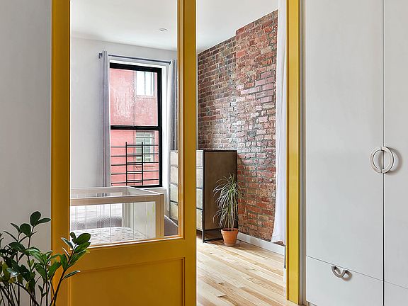 3rd image of 29 Bedford St #6