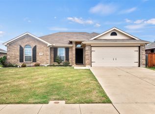 1402 Beacon Hill Dr, Midlothian, TX 76065