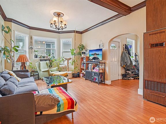 2nd image of 3913 3915 S Edmunds Street