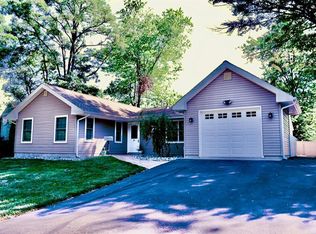 82 Kingsley Rd, Kendall Park, NJ 08824