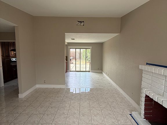3rd image of 1573 Redfield Ct