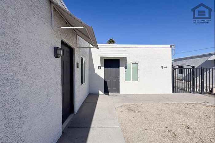 1st image of 3601 W Melvin St #9