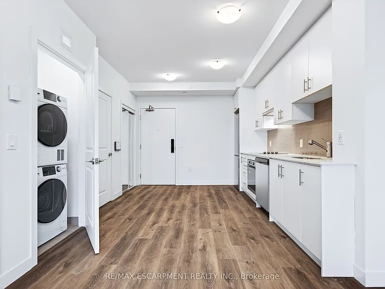 461 Green Rd #220 — Photo 6