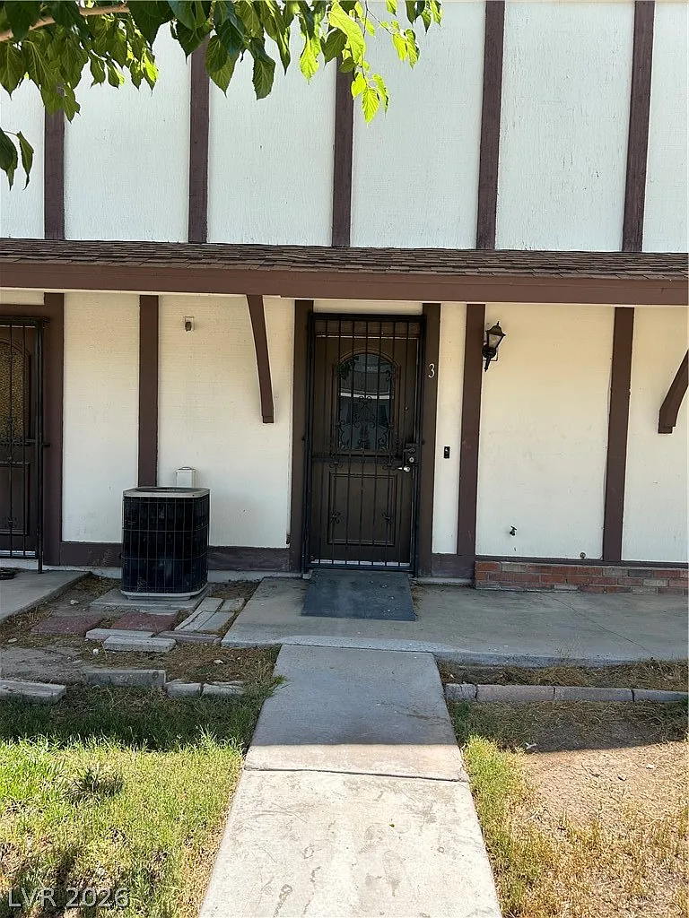 Photo 2 of 23 - 1454 Elizabeth Ave #3 - Las Vegas, NV Building Photo - 1454 Elizabeth Ave #3