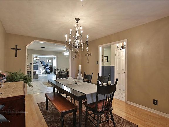 5th image of 4048 Laurel Dr