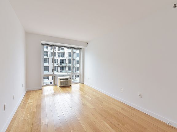5th image of 8655 Broadway #417
