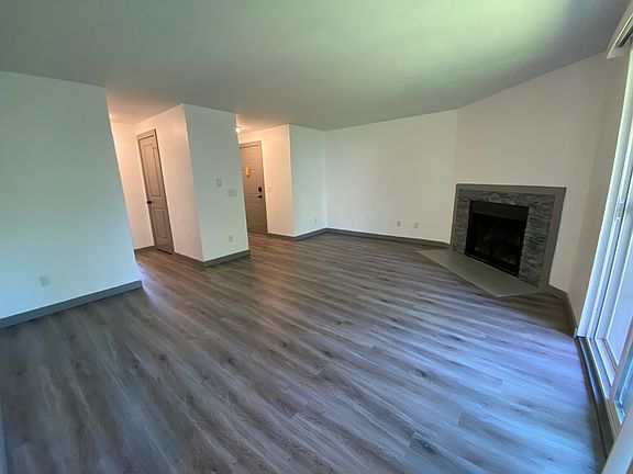 5th image of 13403 98th Avenue Ct E APT D