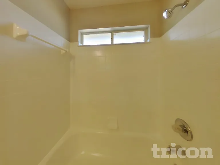 2990 Brittany Bluff Dr — Photo 9