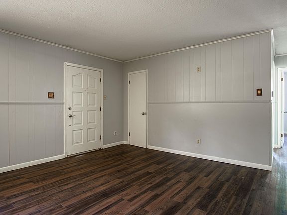 3rd image of 204 Benita Dr