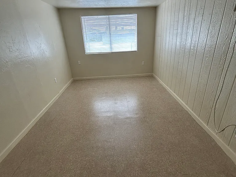 4650 S Martin Ave — Photo 24