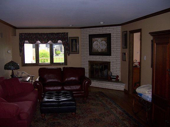 5th image of 7600 Hemlock Dr