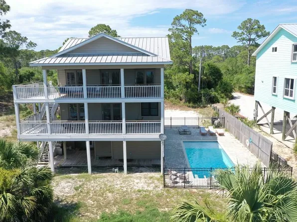 146 Red Bird Ln, Port Saint Joe, FL 32456