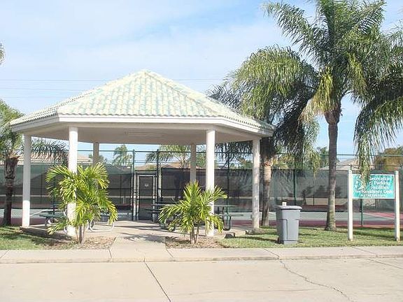 Community Tennis Courts