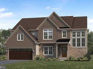 8 Suebecca Dr, Carlisle, PA 17013