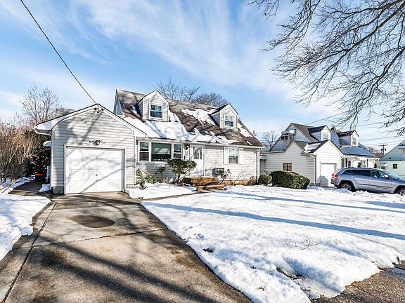 2nd image of 15 Hillcrest Dr