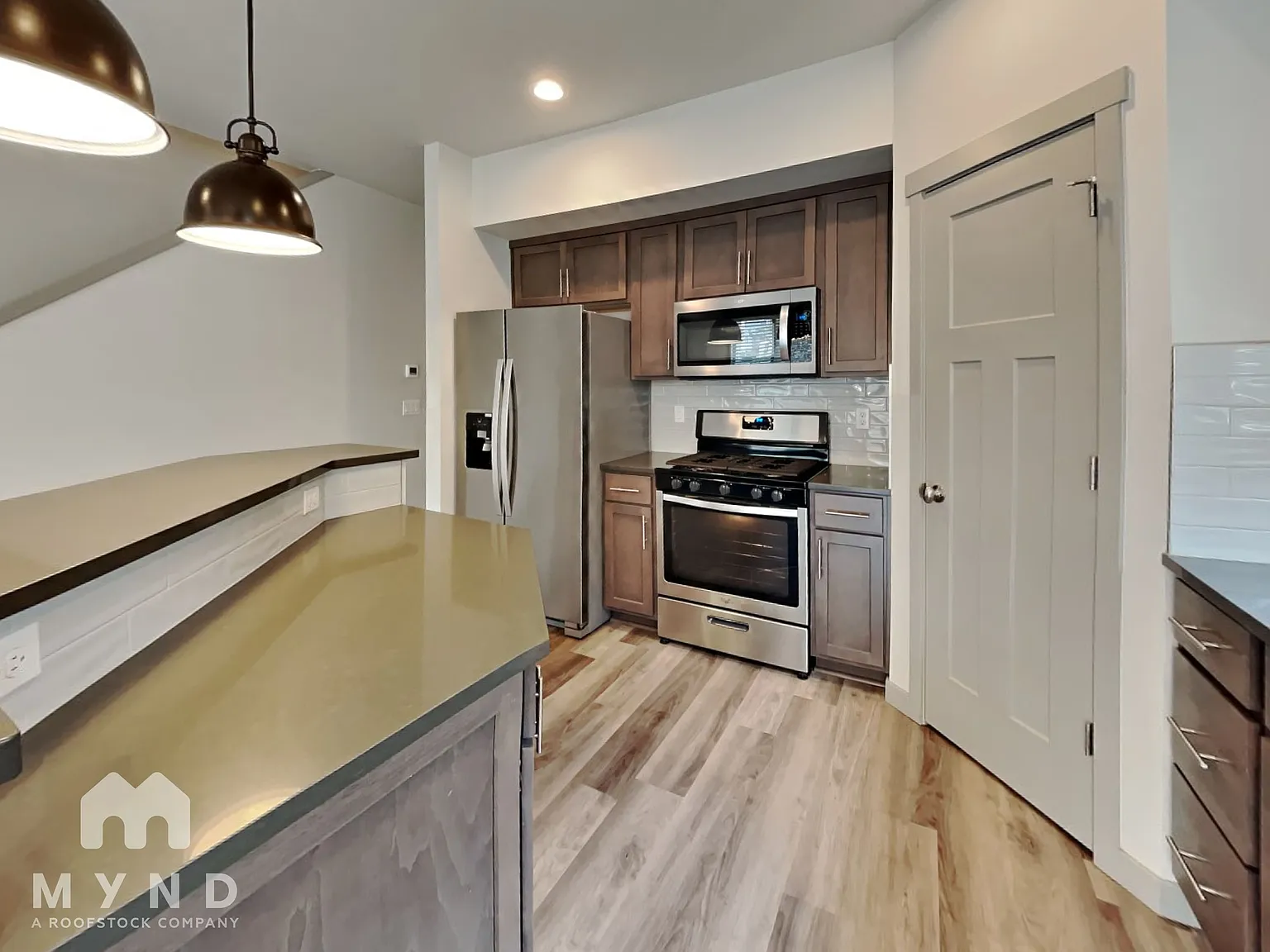3 bed, 2.5 bath, 1457 sqft, $2,449 — Photo 4