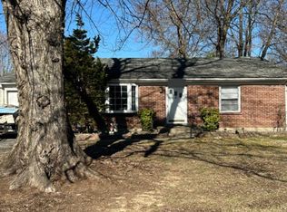 4112 Valley Station Rd, Louisville, KY 40272