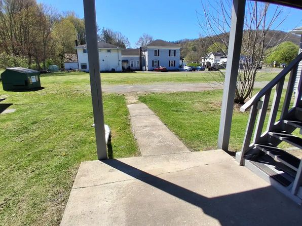 464 Main St #3