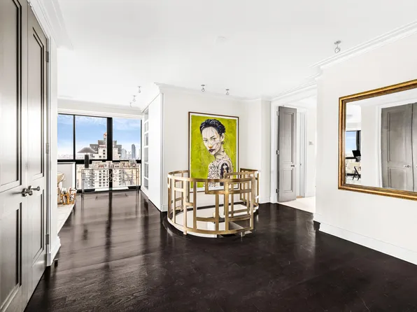 200 East 61st Street image 3 of 11