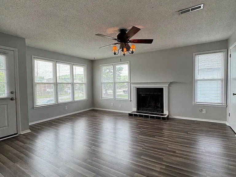 2422 Wynterhall Rd SE #C — Photo 3