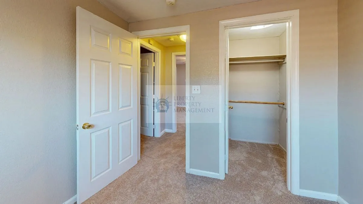 2 bed, 650 sqft, $1,595 — Photo 3